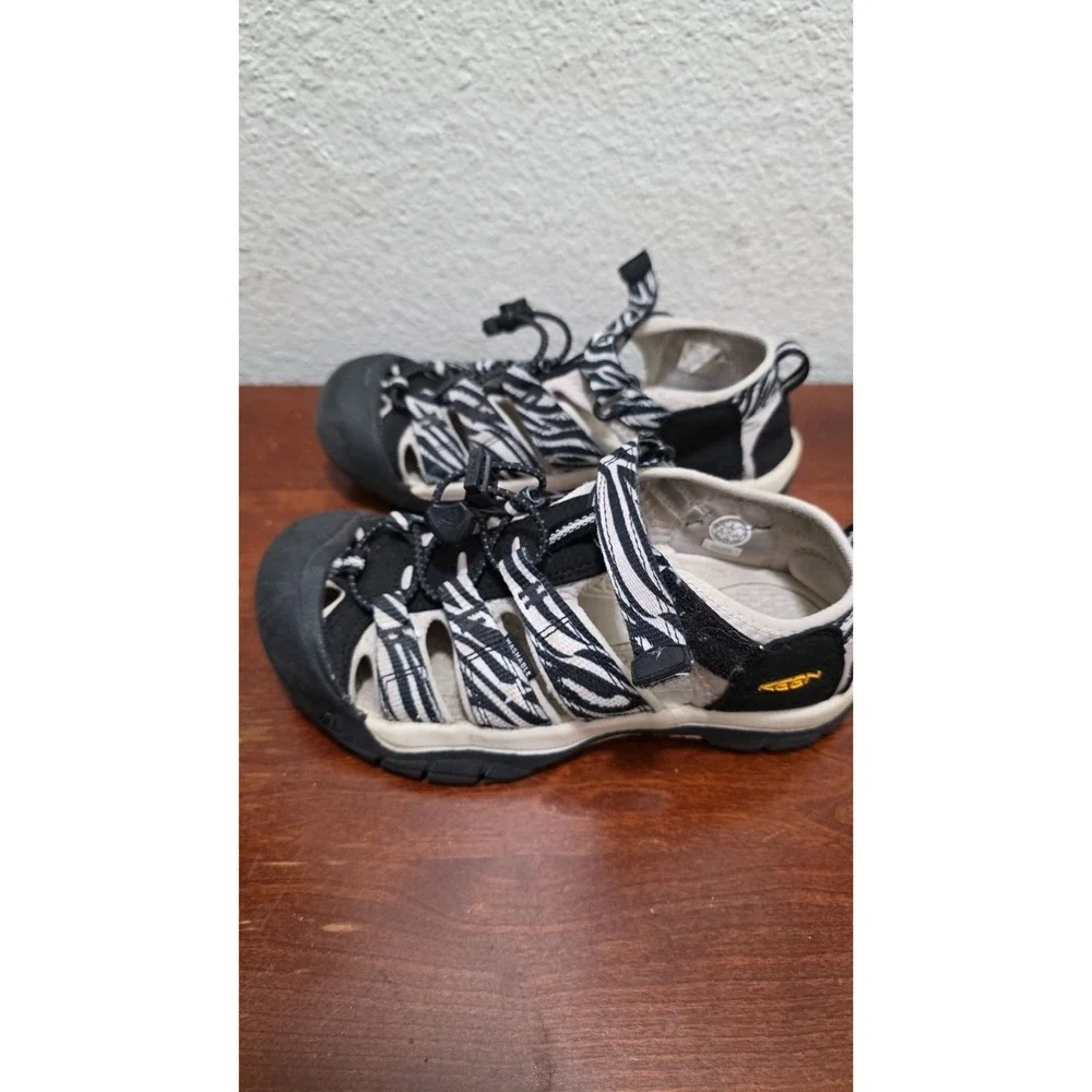 Keen Kids Newport H2 Zebra-Print Sandals Water-Friendly Adjustable Straps Size 2